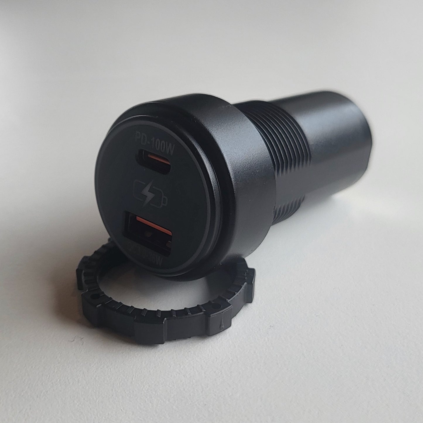 USB 3.0 & USB-c stopcontact 36W/100W