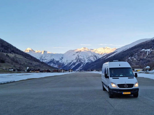 Zelfvoorzienend wintersporten met Mercedes Sprinter
