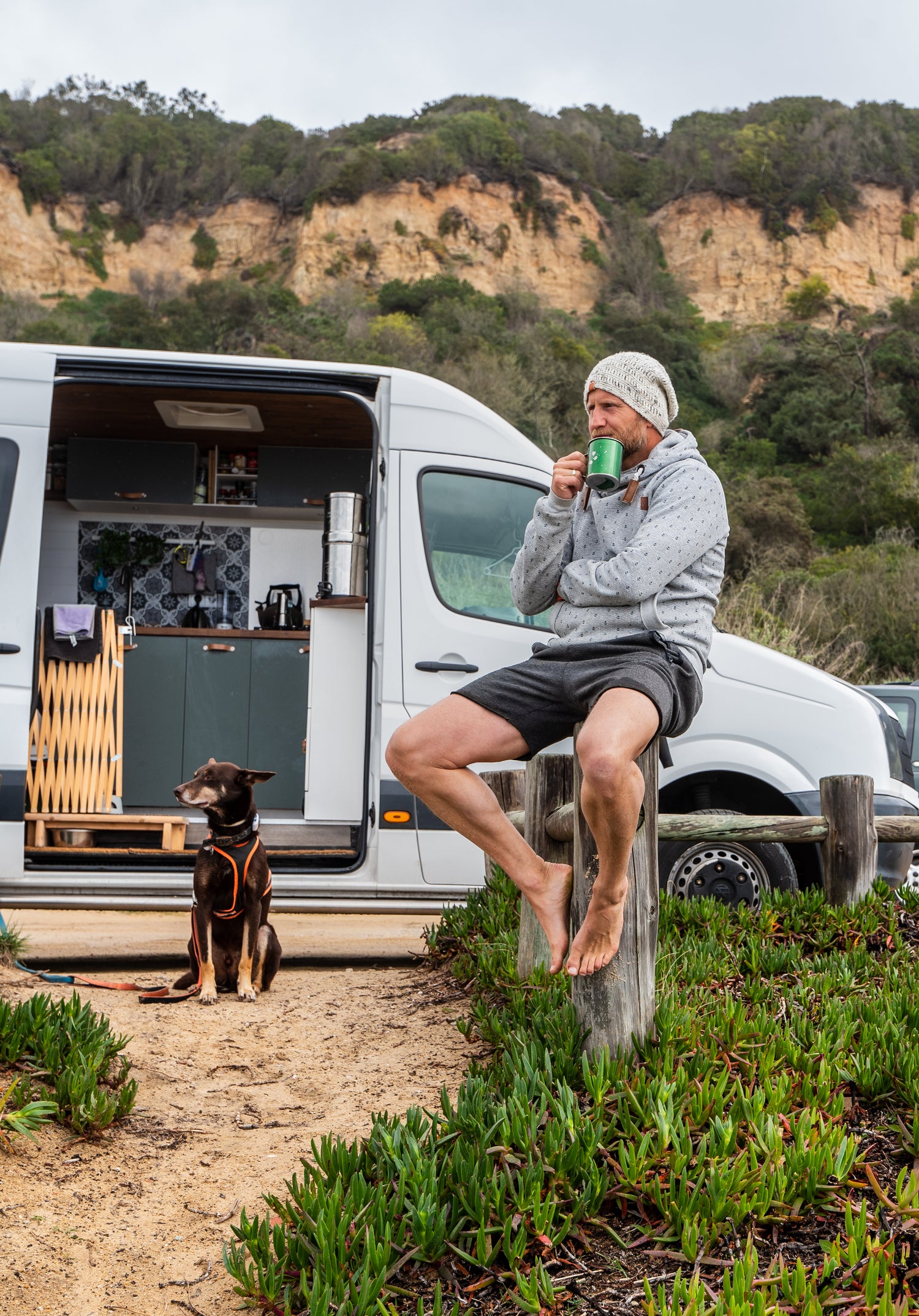 Klant van Faraday Energy op reis met zelfbouwcamper en professioneel camper-elektra systeem
